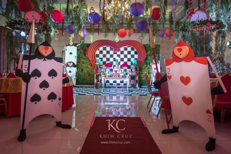 Alice in Wonderland Birthday Party of Chloe - Khim Cruz | Wedding and ...