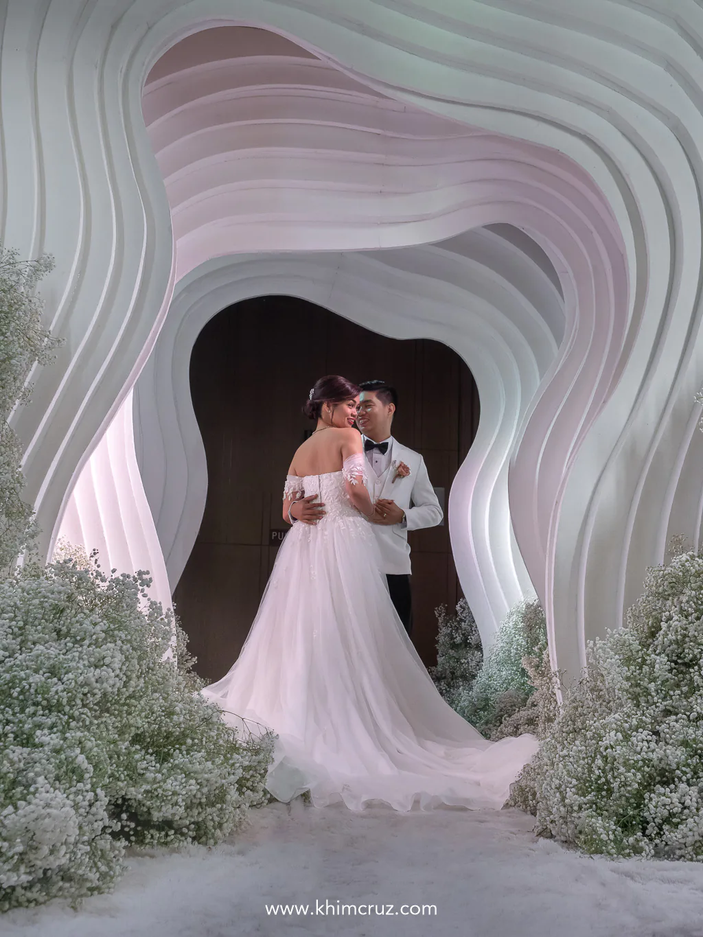 multi-layered wave-inspired tunnel creates a captivating entrance