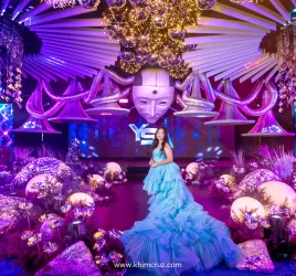 futuristic debut featuring colossal robotic head mesmerizing visuals lighting with our debutante takes center stage