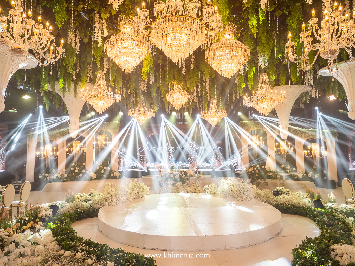 union of grandeur and nature on this garden-inspired wedding